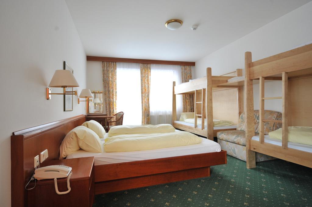 Salzburgerhof Jugend- Und Familienhotel Лофер Екстер'єр фото